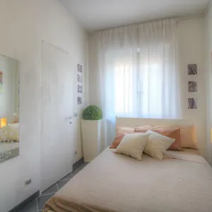 https://a-casa-di-ara.italymilanhotels.net